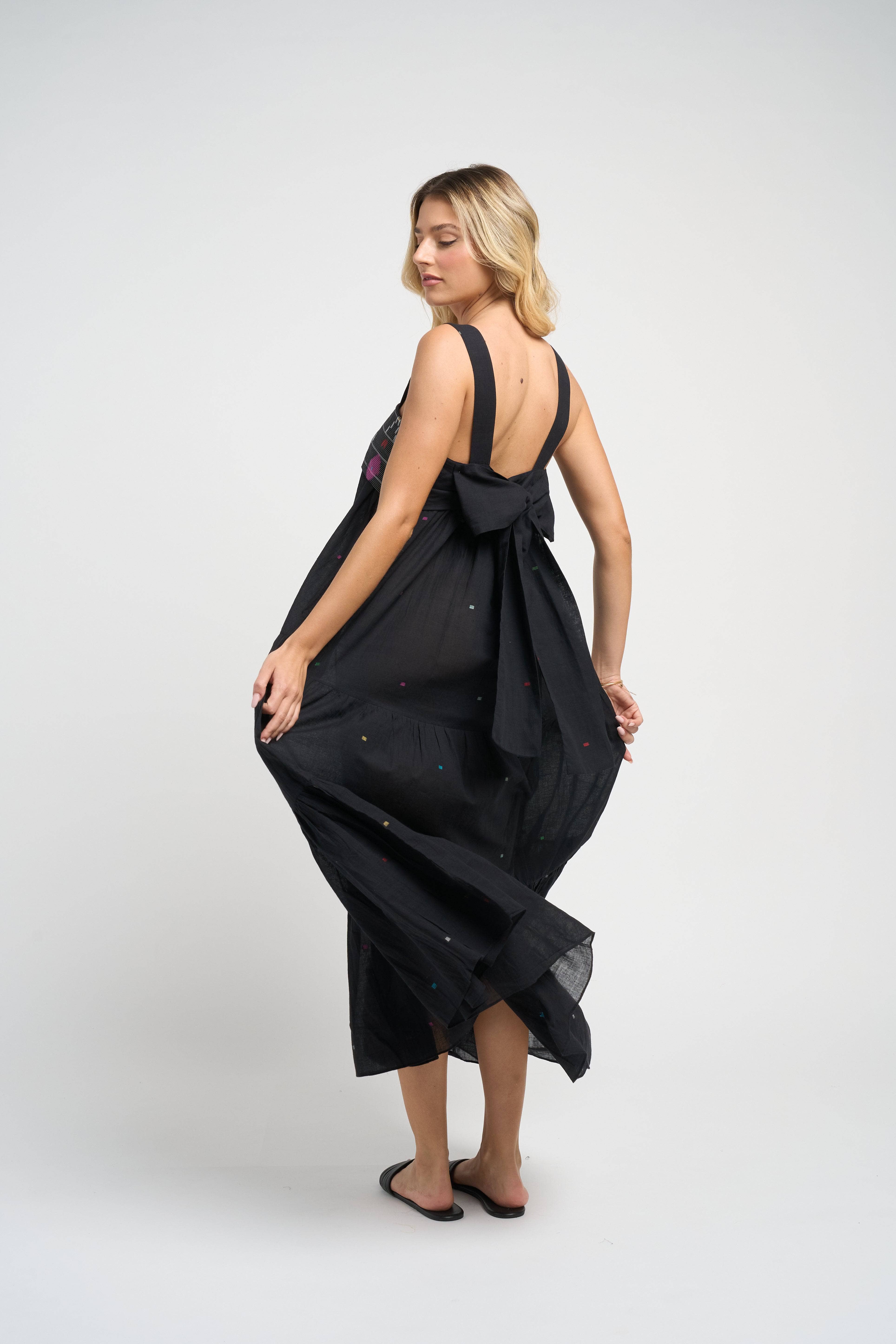 Isabella Jamdani Dress Black Handwoven Elegance | Guadalupe Design
