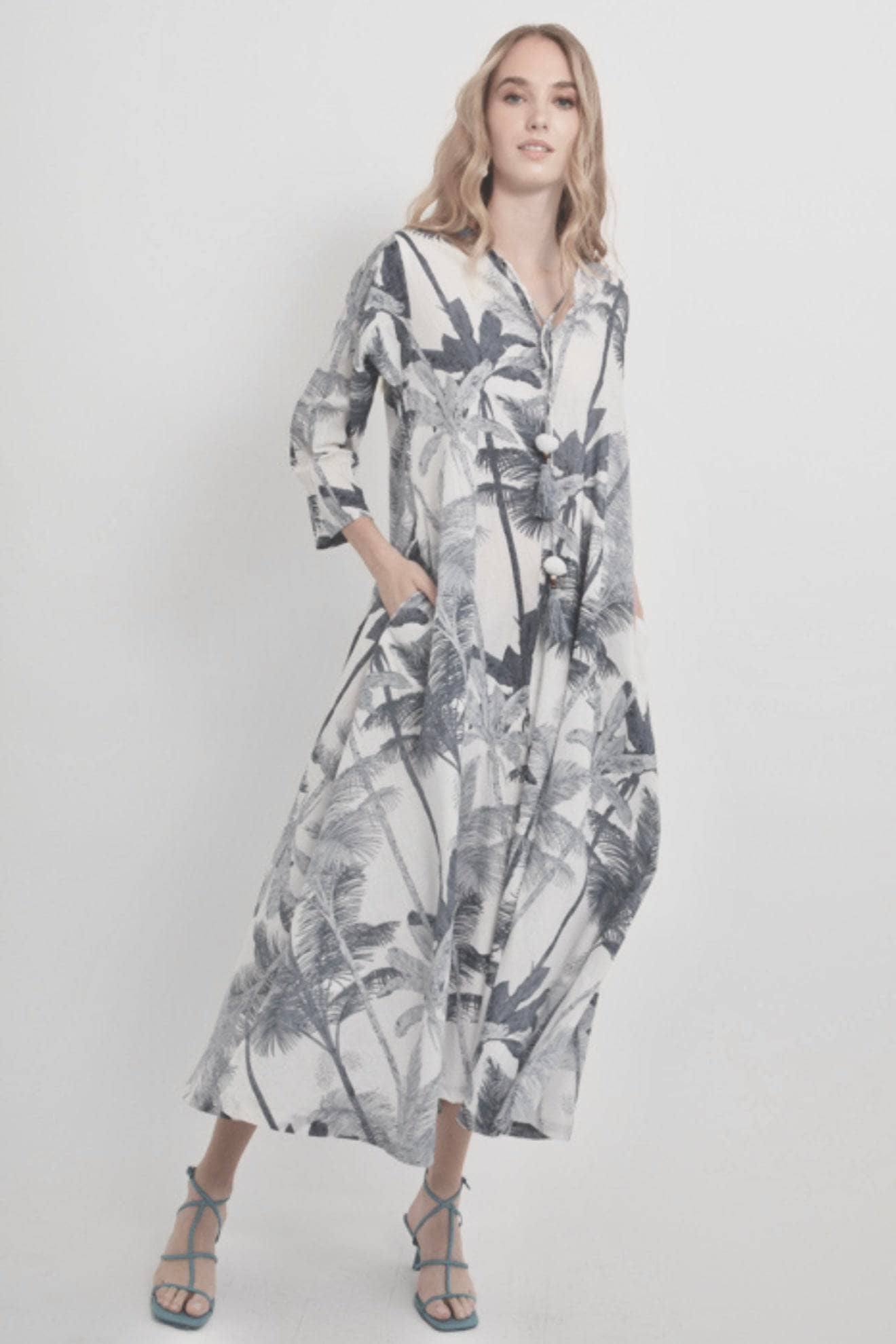 Buy Now Tunic Leaf Palm Blue White | Guadalupe Design L / Grey Buy Now Tunic Leaf Palm Blue White | Guadalupe Design L / Grey